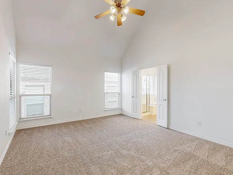 6818 Cortona Ln — Photo 25