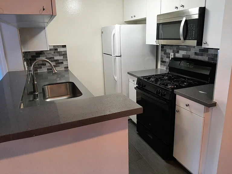 Sierra Apartments, LLC — Photo 6