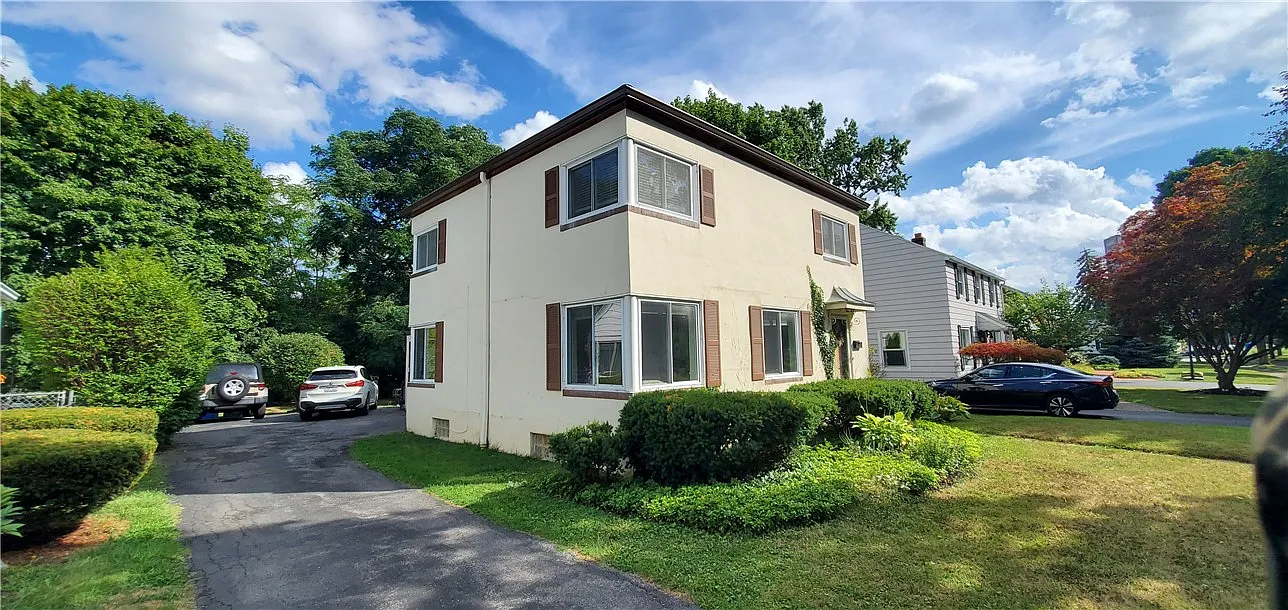 3 bed, 1.5 bath, 1604 sqft, $2,350 — Photo 1