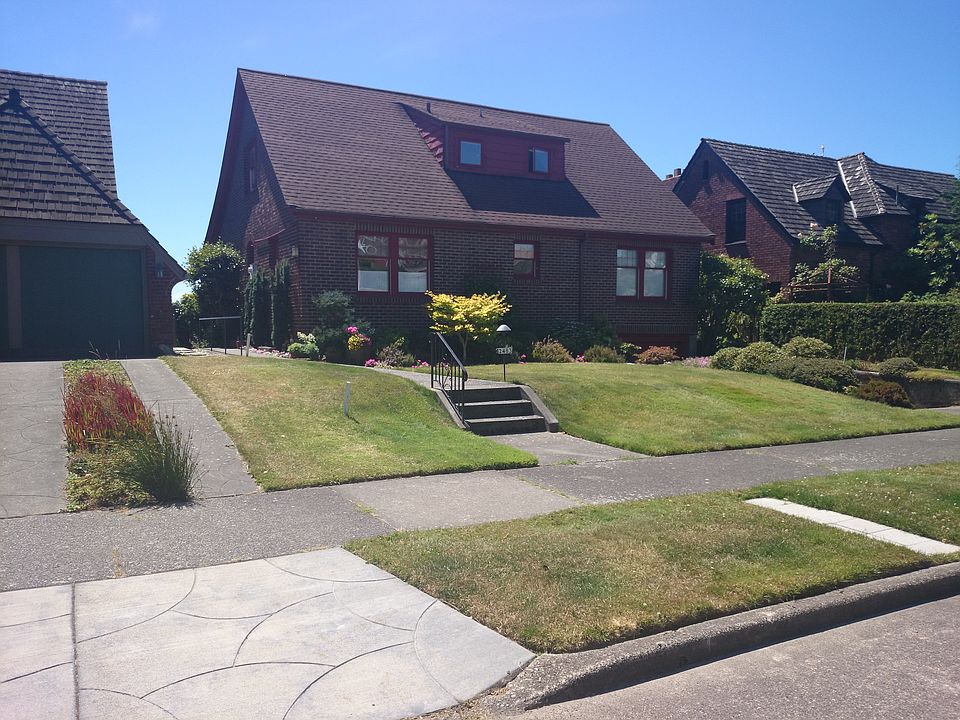 2nd image of 2483 Westmont Way W