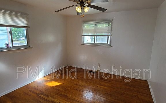 2nd image of 510 W Alma Ave