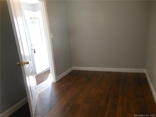 5th image of 1 Bridgeport Ave