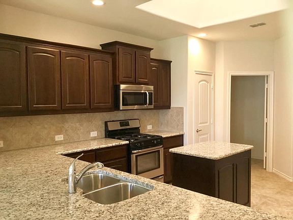 2nd image of 15809 Oak Pointe Dr