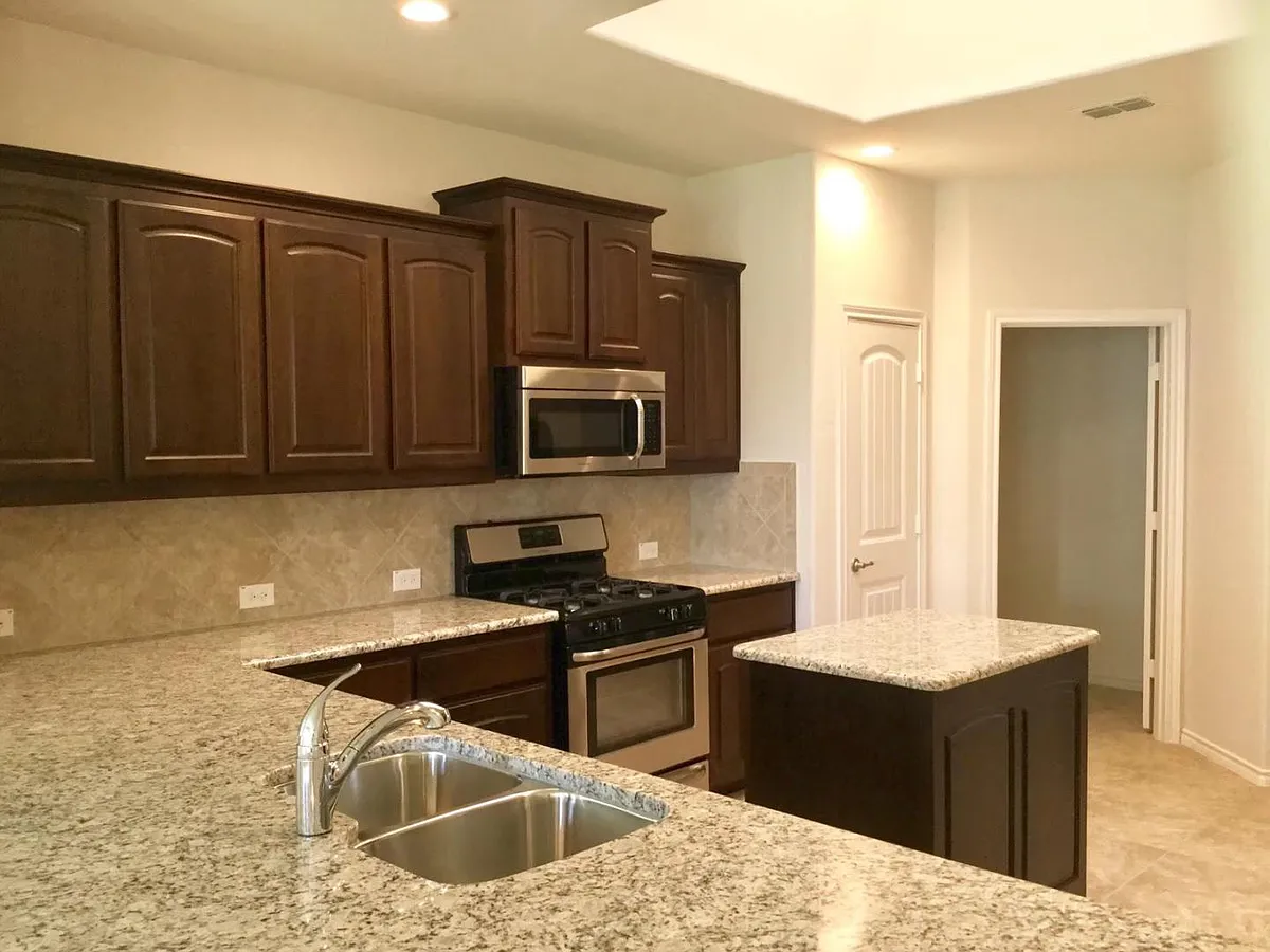 Building Photo - 15809 Oak Pointe Dr