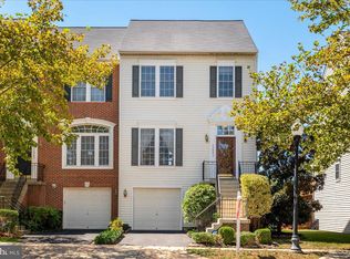 42963 Golf View Dr, Chantilly, VA 20152