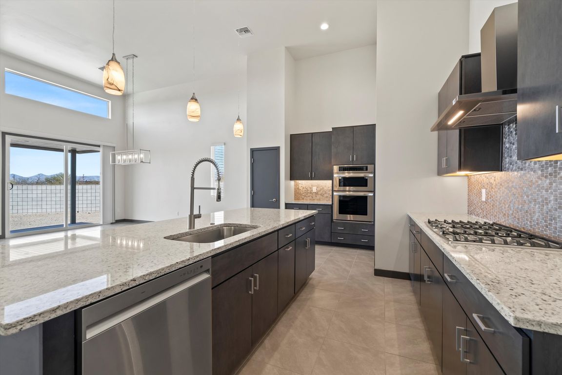 08-Kitchen