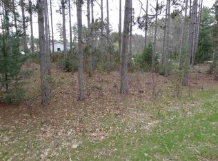 7678 Evergreen Dr E, Waupaca, WI 54981