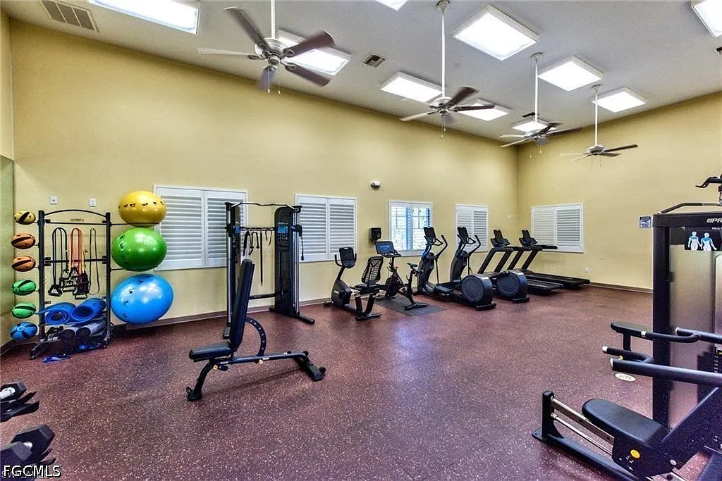 1 bed, 1.0 bath, 767 sqft, $1,350 — Photo 3