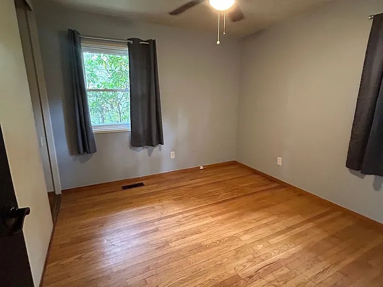 1904 N Oak Ln — Photo 15