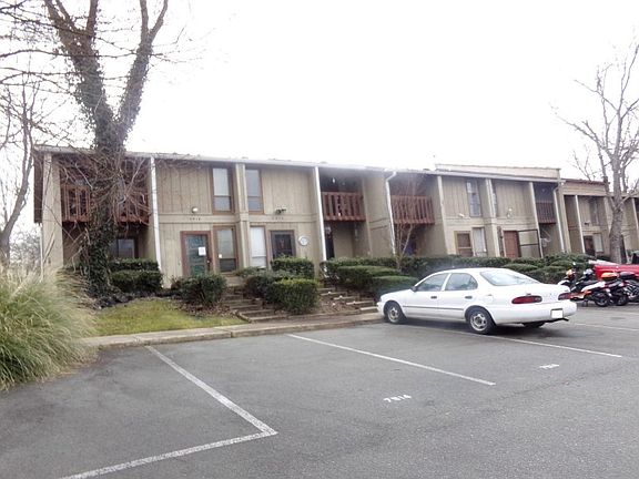 3rd image of 7914 Charter Oak Ln