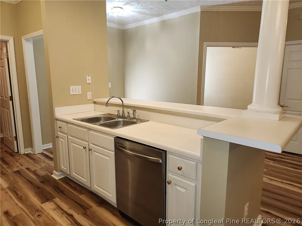 3 bed, 2.0 bath, 1435 sqft, $1,400 — Photo 4