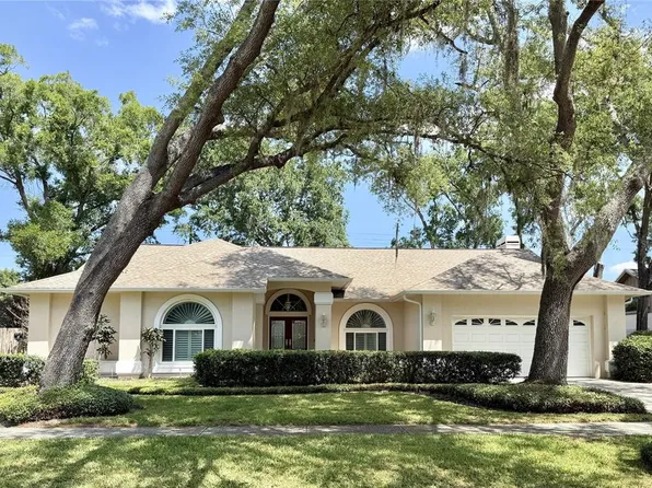 6326 N Queensway Dr, Temple Terrace, FL 33617