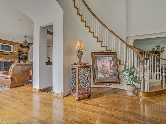 04foyer.jpg