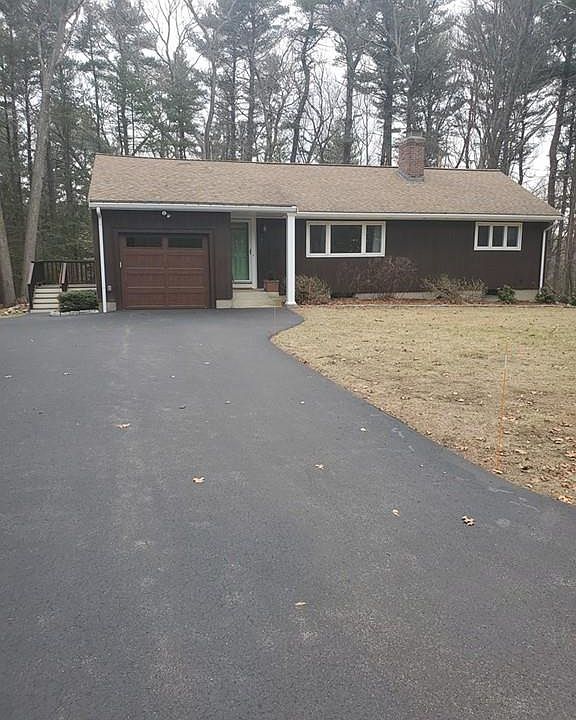 1st image of 17 Hilltop Dr