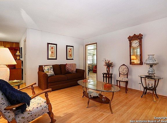 4th image of 2039 Edison Dr