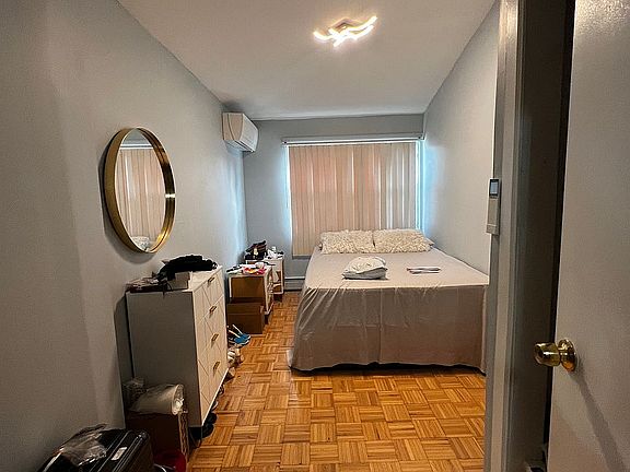 2nd image of 105-06 Pinegrove St Floor 1