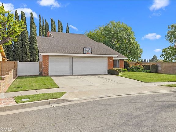 3rd image of 4334 E Ruth Pl