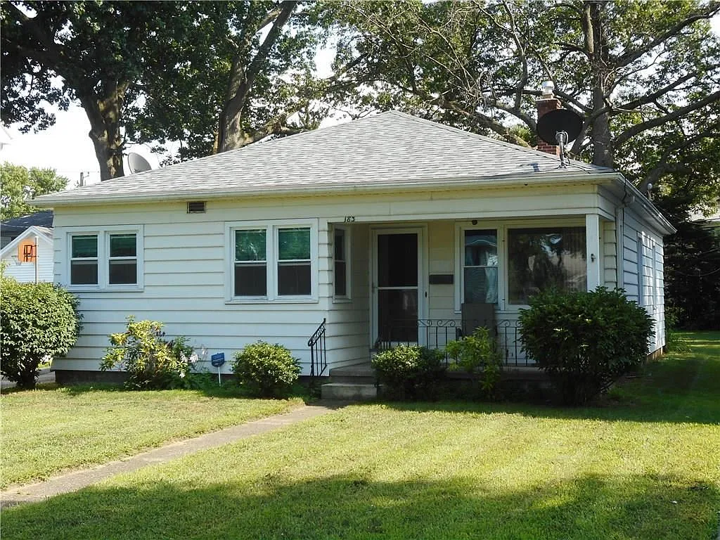 183 Seville Dr photo 1