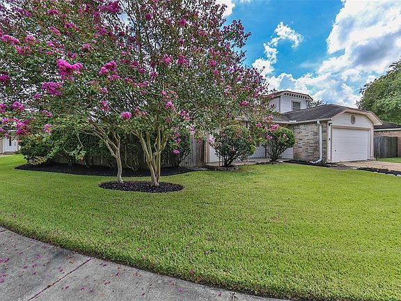 3rd image of 9610 Blackamore Cir