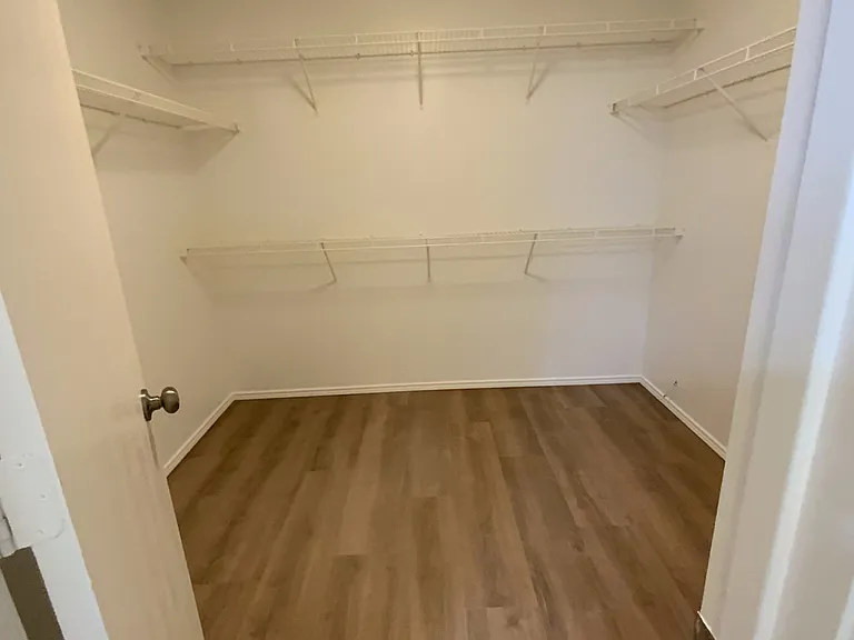 1722 Willow Way — Photo 2
