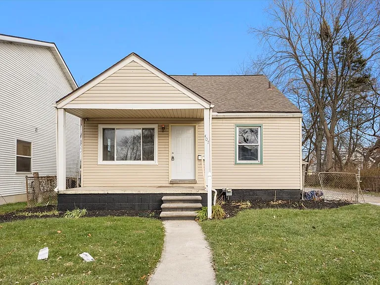 407 E Hayes Ave — Photo 2