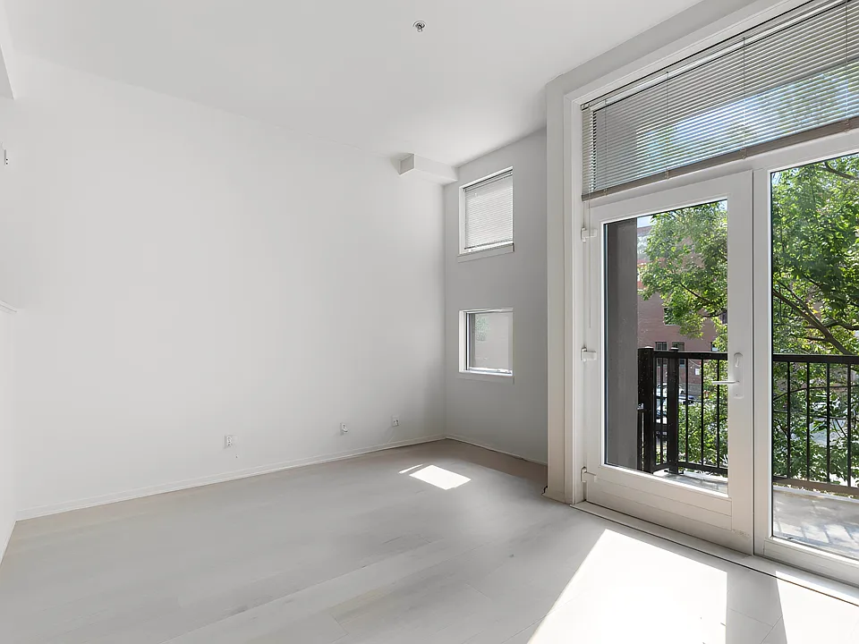 Additional living space for office and guests