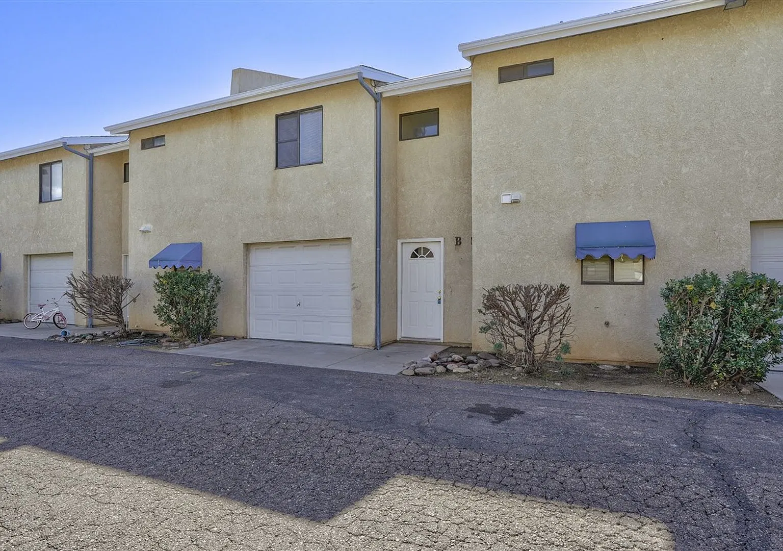 4825 N. Robert Rd — Photo 1