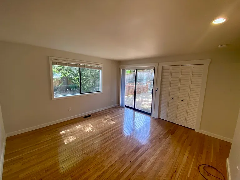 650 Jasmine Pl NW — Photo 13