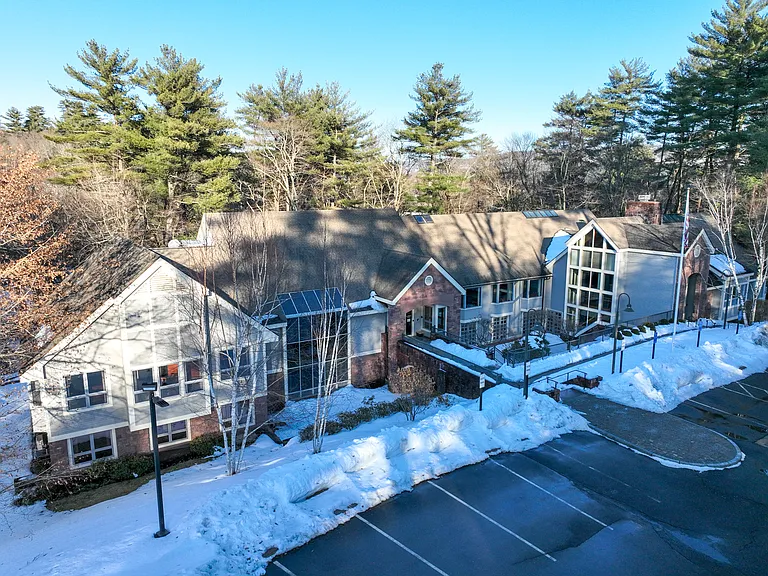 10 Mill Pond Ln #1 — Photo 20