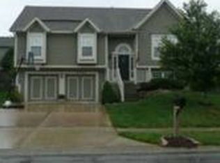 21464 W 122nd St, Olathe, KS 66061
