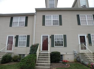 2 Carriage Knoll Ct, Langhorne, PA 19047
