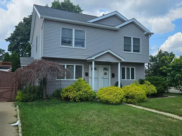147 Beech St, Fords, NJ 08863