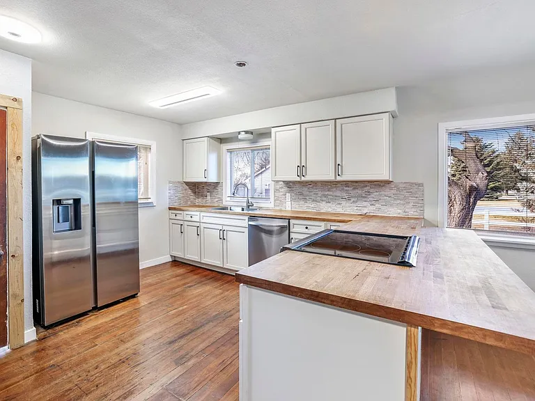 3321 Addison Ave E — Photo 18