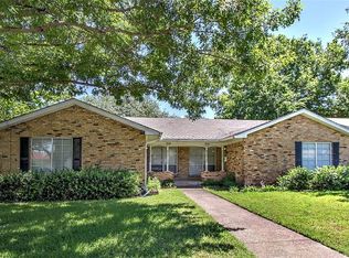7042 Kingsbury Dr, Dallas, TX 75231