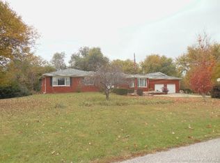 2021 Spring Valley Dr NW, Corydon, IN 47112