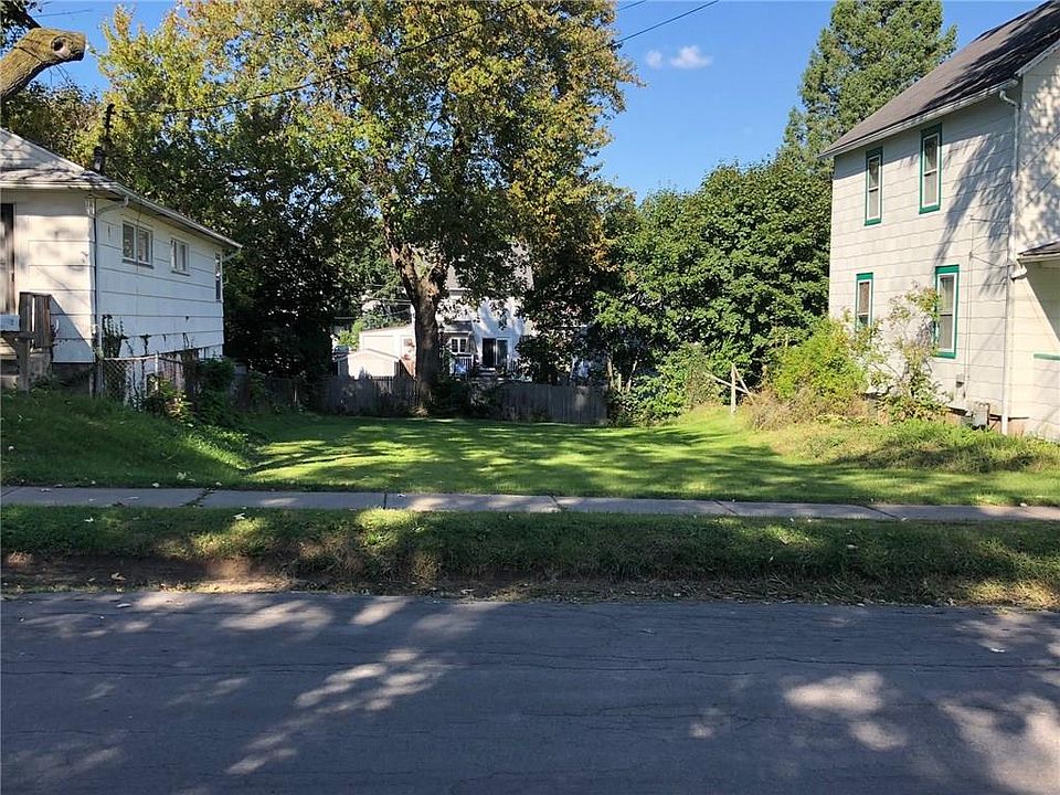 2nd image of 243 W Spruce St