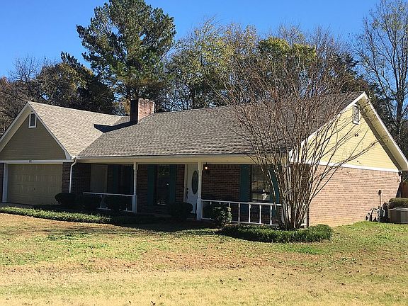 825 Cottonwood Circle