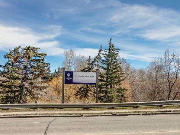1515 N 24th Ave NW, Calgary, AB T2M 1Y5