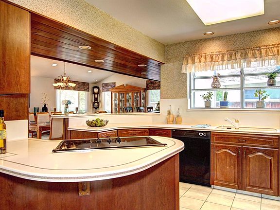 3rd image of 10518 Baywood Ct