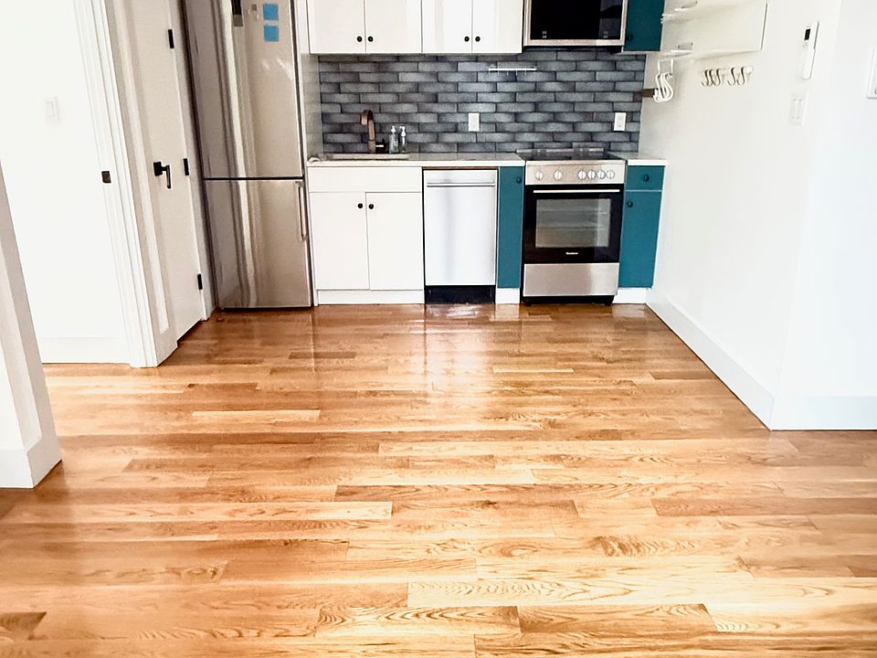 1st image of 509 Vanderbilt Ave APT 1B