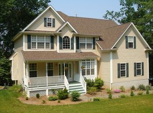 6 Autumn Trl, Newton, NJ 07860