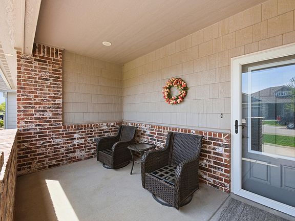 2nd image of 3617 N Siena Lakes Cir