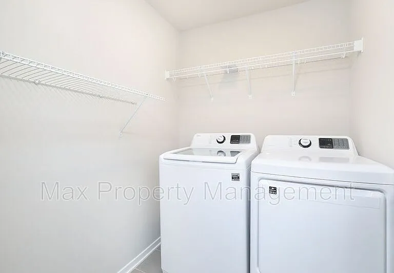 2302 SW 23rd St — Photo 9