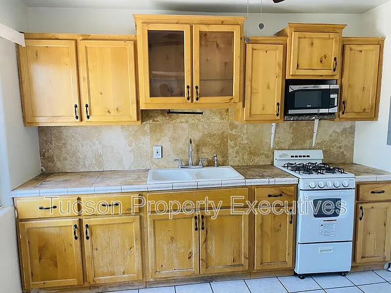 208 W Ventura St #1-A — Photo 2