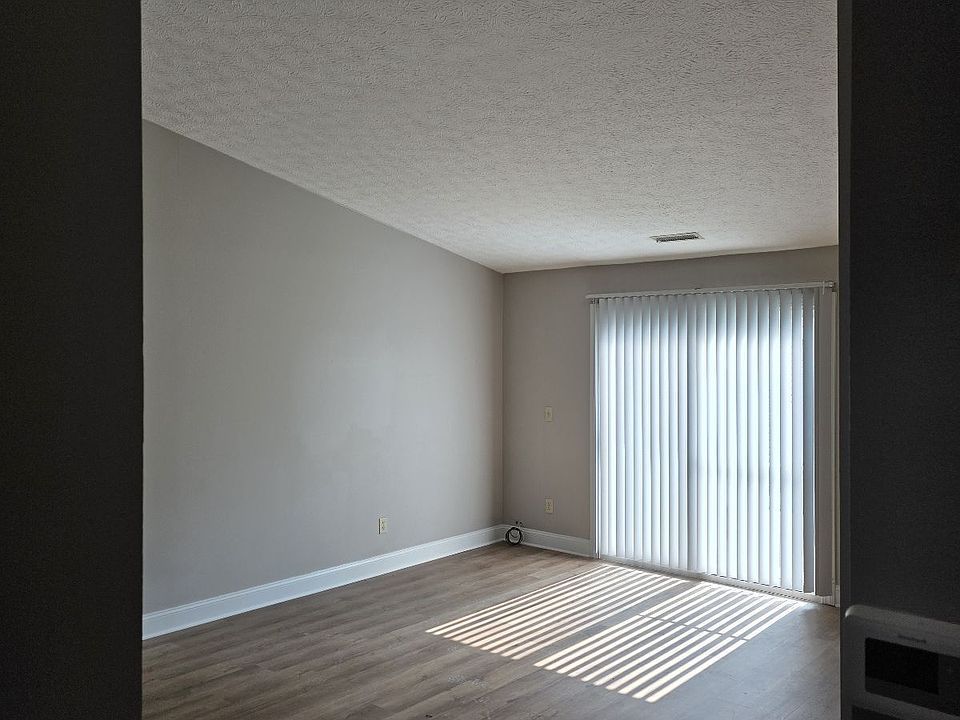 2nd image of 110 East Ave APT B