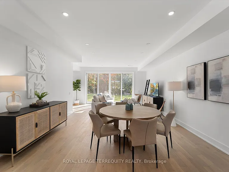 37 Rockmount Cres — Photo 8