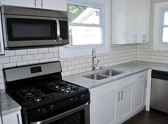 5th image of 13737 S Lavergne Ave