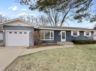 515 Cheyenne Trl, Carol Stream, IL 60188