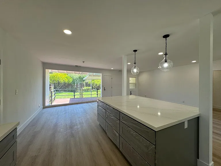 137 Sylvan Ave — Photo 6