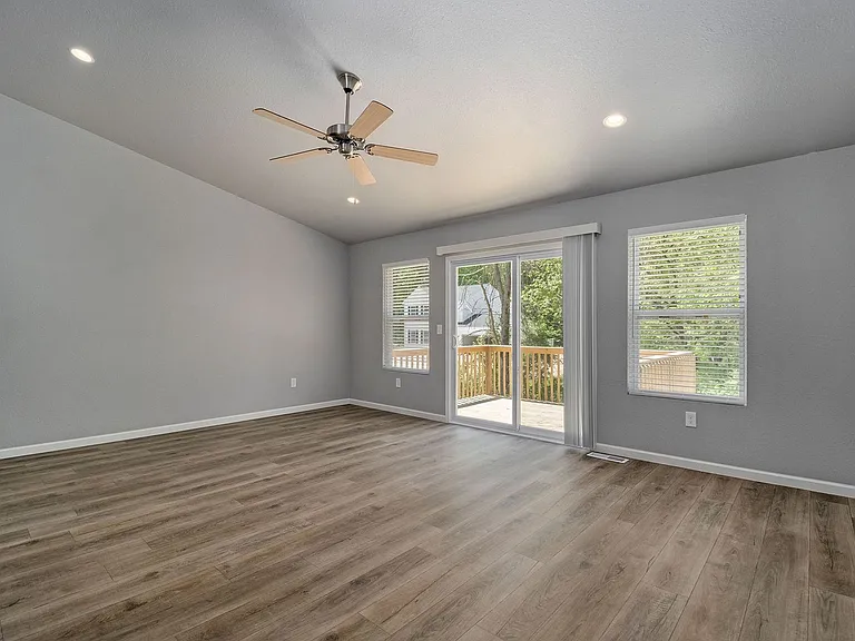 2327 Shadycroft Dr — Photo 8